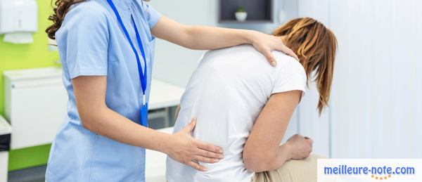 une femme qui consulte pour des maux de dos