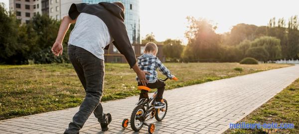 un papa et son fils