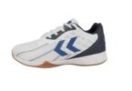 une chaussure blanche pour handball