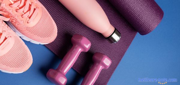 Des accessoires et matériels de sport de couleur rose