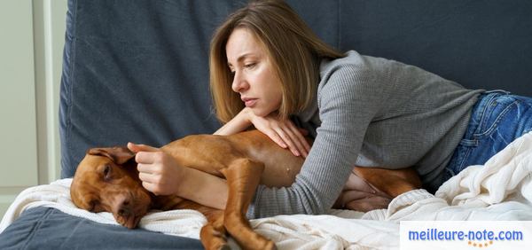 une femme avec son chien